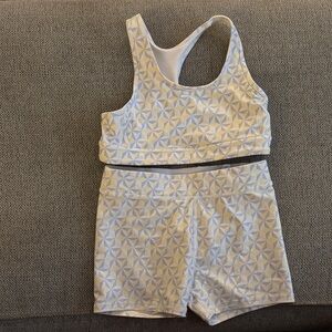 DSG Girls White and Light Gray Geometric Sports Bra + Shorts Set
